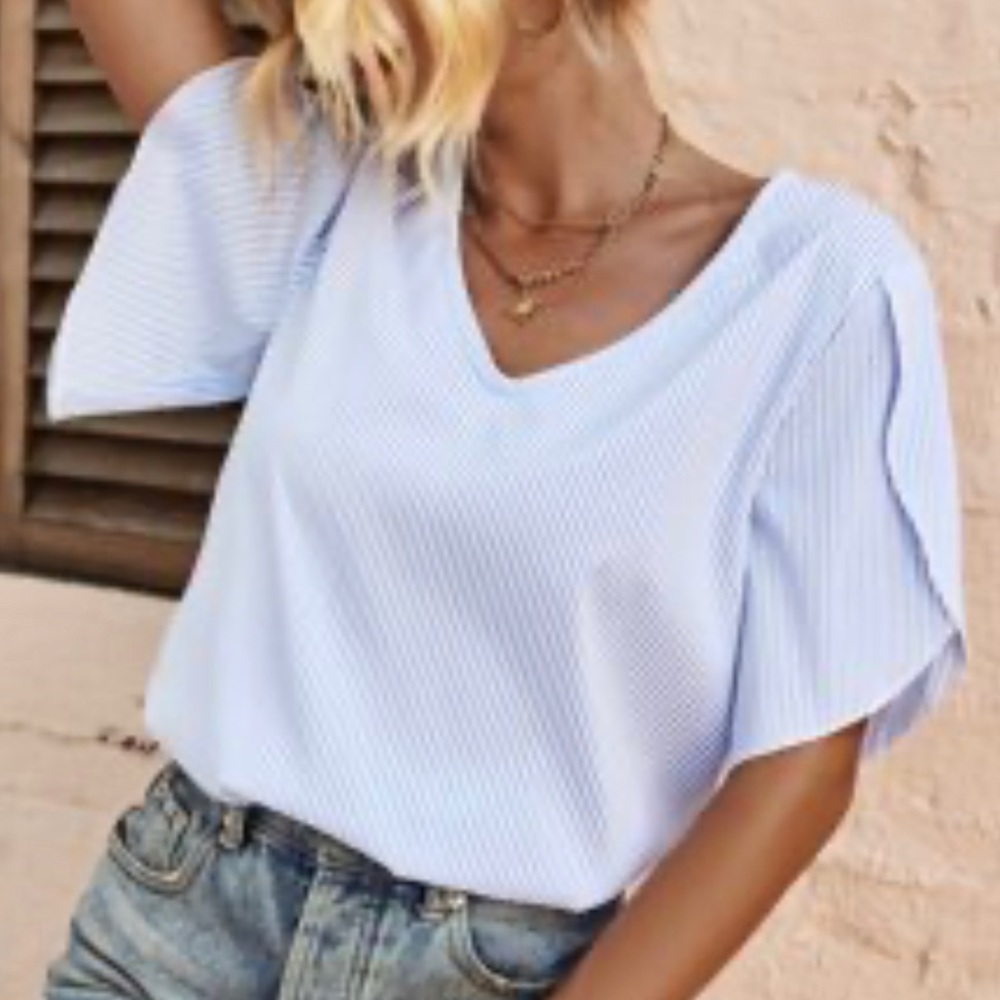 ⭐️ SHEIN Vertical Striped Petal Sleeve Blouse